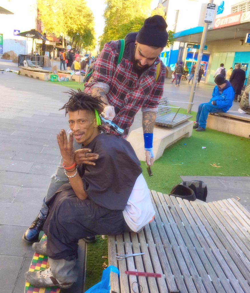 crnamquach's tweet image. There's no sense of entitlement in #Footscray. Meet Nas #thestreetsbarber, cutting hair for the homeless in Footscray