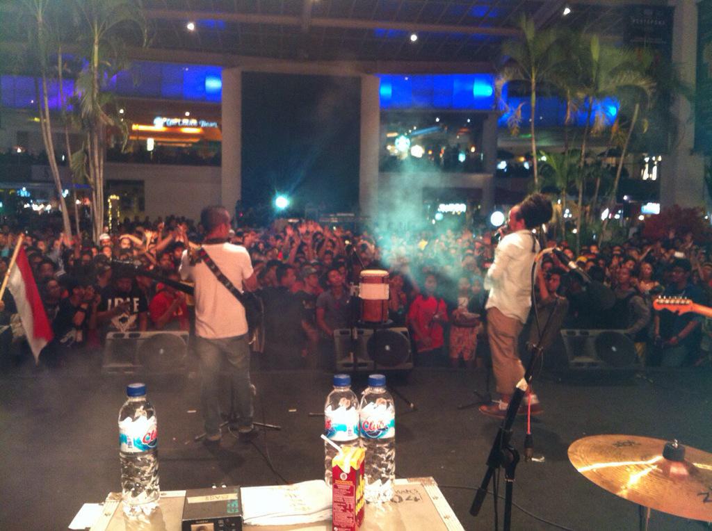 Matur nuwun Surabaya. Madddd!!! Amazing! Sampai jumpa di stage berikutnya. Blessed Love. #salam