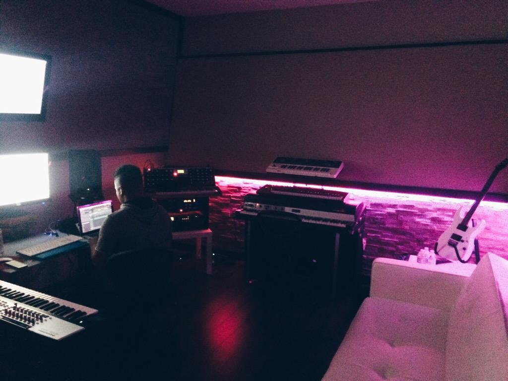 LabelSubmission's tweet photo. Late nights, early mornings. http://t.co/MtbKUye5AI