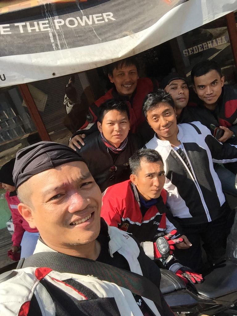 Ade_Enda's tweet photo. Selfie coyy..@purwakrta http://t.co/zn7sNb3RLT