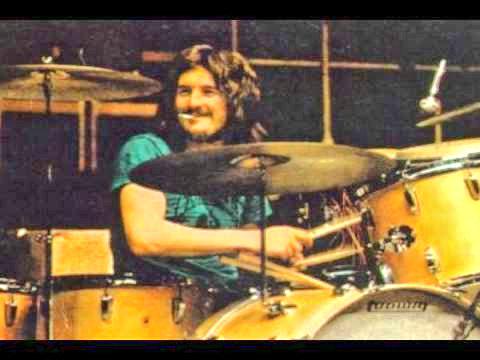 May 31 HAPPY BIRTHDAY to Mr. John Bonham!!! Raise the glass 