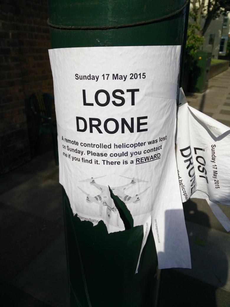 jonnyhockeystix's tweet image. I love living in Putney, you get to see signs like this.
#LostDrone