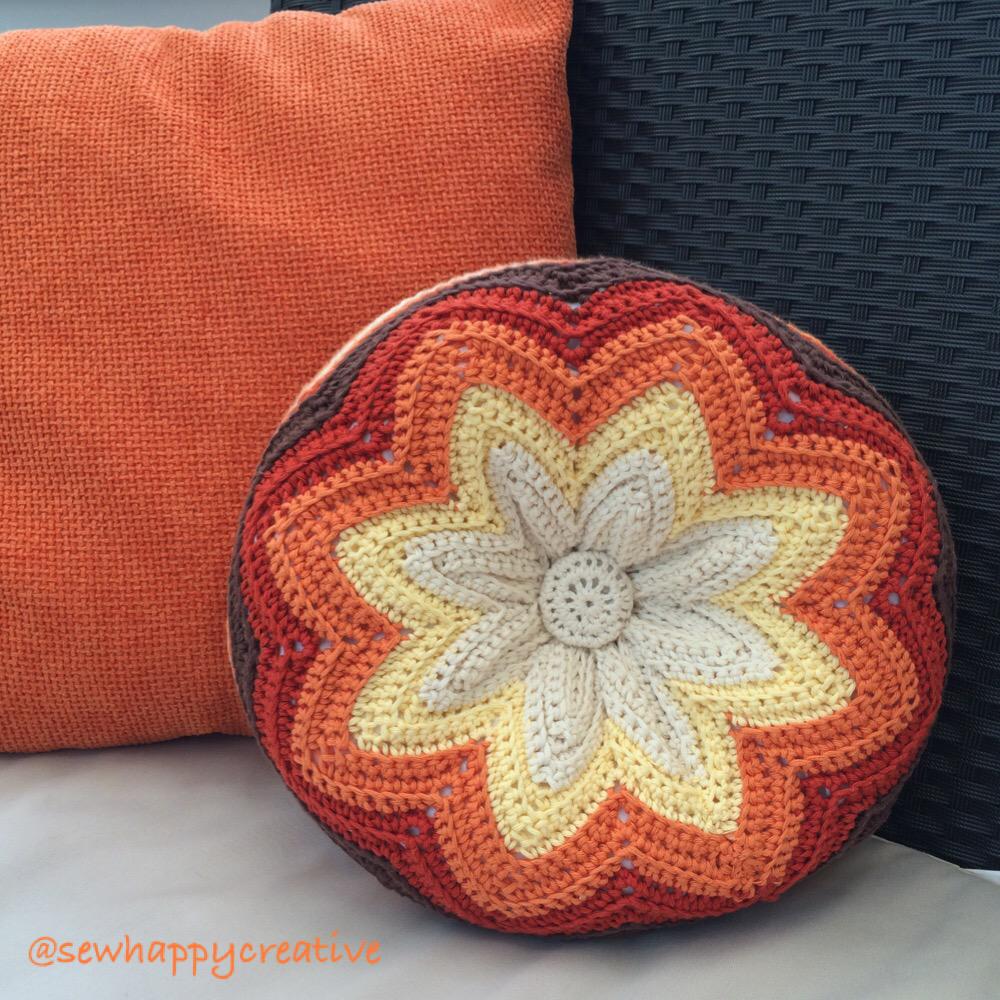 sewhappycreativ's tweet photo. Our retro cushion from issue 31 @SimplyCrochet_ #sewhappycreative #crochet #dropsdesign #hanjancrochet #simplycrochet http://t.co/d68hyQKlsh