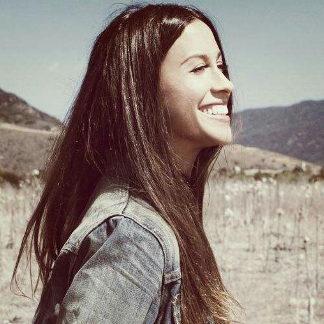   June, 1st 1974 : Happy Birthday to the beautiful Alanis Morissette ! 
Singer, songwriter 