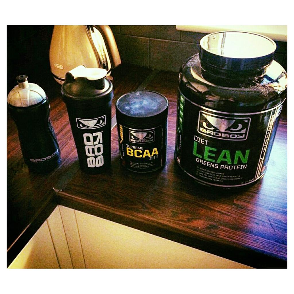 BadBoyEurope's tweet photo. This is how we start our day here at team Bad Boy 💪👊 Prepped for after that a.m workout! Kicking Monday's ass ✌ http://t.co/8C5XgHgU8N