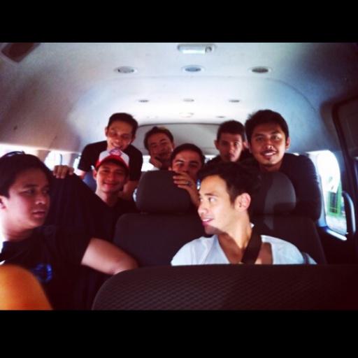 ketinggalan psawat ke jkt <a href="/bangbily/">Billy Syahputra</a> @tarrabudiman <a href="/Ribon_DENIRO/">Ribon_DENIRO</a> @pujien_DENIRO @ChandKelvin <a href="/lycko_deniro/">lycko_deniro</a> <a href="/RudydeNiro/">Rudy_joe</a>