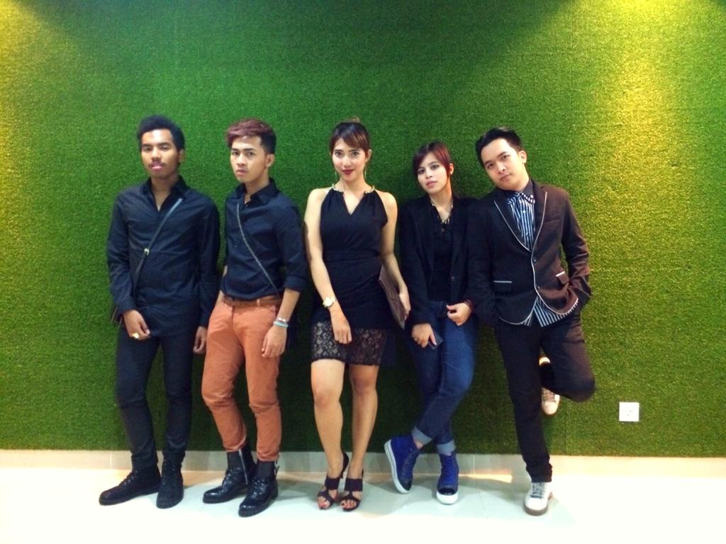 Pakai hitam?? Siapa takut?? @WISHNU_TERONG <a href="/JulianArtuphays/">Julian Syahputra</a> <a href="/Firdhayanntie/">Firdhaaaaaaaaa</a> and kabir... Cc : <a href="/CLIPONYU/">Official CLIPONYU</a>