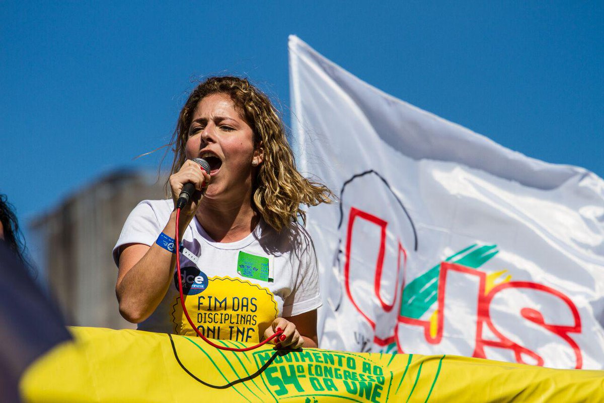 OGlobo_Educacao's tweet photo. Conheça a nova presidente da UNE, Carina Vitral. http://t.co/dqgRIScJET http://t.co/GORmfWVEiC