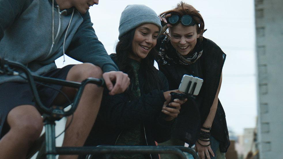 AppStore's tweet image. Apps have inspired a new generation of filmmakers to create and share their work with the world.