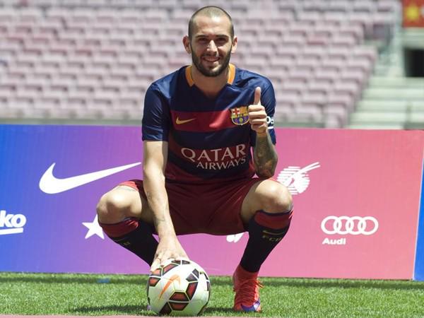 FutboolFichajes's tweet photo. "De pequeño era aficionado al Real Madrid"

Aleix Vidal, al diario MARCA. #Barcelona http://t.co/YZcqpLIJwU