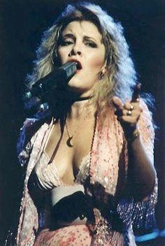 emsydoodah's tweet photo. Oooh Stevie, we will be together tomorrow ❤️❤️❤️ http://t.co/AdHpsdl4xd