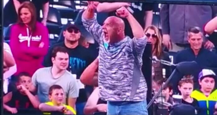 Vídeo: Goldberg regressa aos ringues e aplica "Spear" em Scott Steiner CG_BssZUQAEyVSX