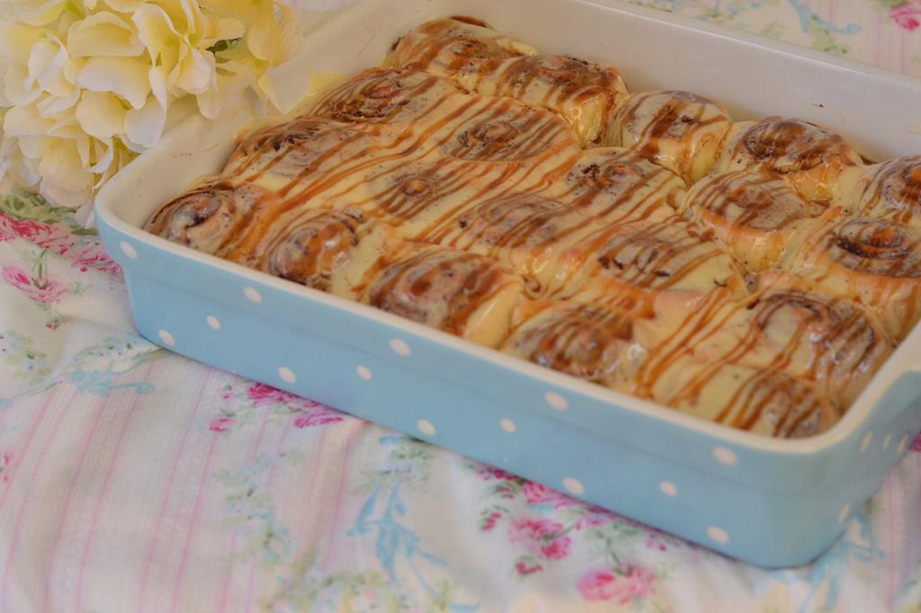 wahj_alsbah's tweet photo. @womanksa @omdlal @HashWomen @laazzeezz 
سينبون لذيذ وطري 👌 😋 😋 😍 احلى اضافه للفطور 👌 http://t.co/I44wL3rQQr