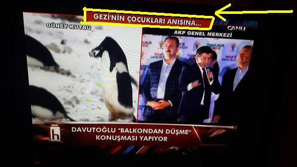 ATelgeren's tweet photo. Davutoğlu balkon konuşması yaparken, Halk Tv!.👍👏👏
@attilao @KemalKocatrk @JeansBiri @Yazar212 @aynadansoze @fuatpk http://t.co/XpwDc8a4Ct