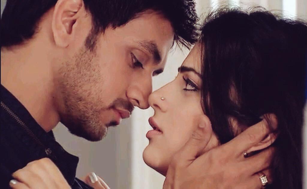 saumya_markanda's tweet image. #IshVeer #SuperClose #MissingTheseMoments #LoveIshVeerRomance #WeWantIshVeerBack 😍😘❤️❤️❤️