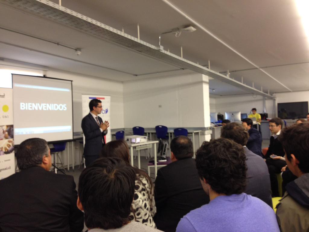 UAI_VINA's tweet photo. En lanzamiento #PRAE dir regional @Corfo @fdovicencio felicita a #UAIVINA por Startup Weekend @swvinadelmar http://t.co/RSjbztXfTA