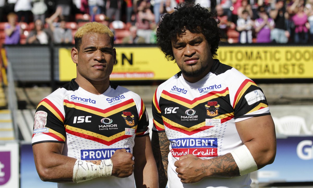 A TOUCHING tribute from @freshie_topai to Jerry Collins yesterday, the Tongan pictured here alongside <a href="/4ELOLE/">Epalahame Lauaki</a>.