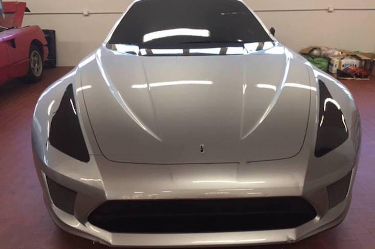 JJODRY's tweet photo. #Ferrari a étudié un projet de SUV #F151 il y a quelques années avant que la #FF lui soit préférée. @AutoMotoOffi http://t.co/NqG9wghoEd