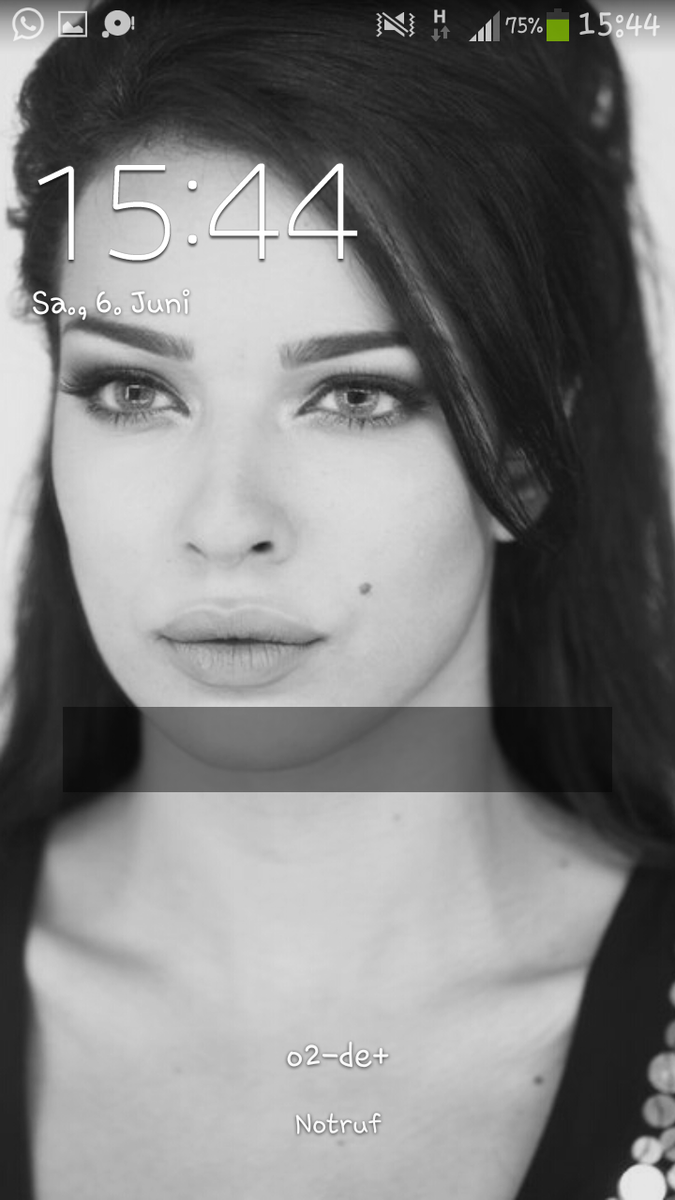 Princess_Safae's tweet photo. @nadinennjeim The #NNN on my mobile ♡♥♡. http://t.co/1OM7KNzMtn