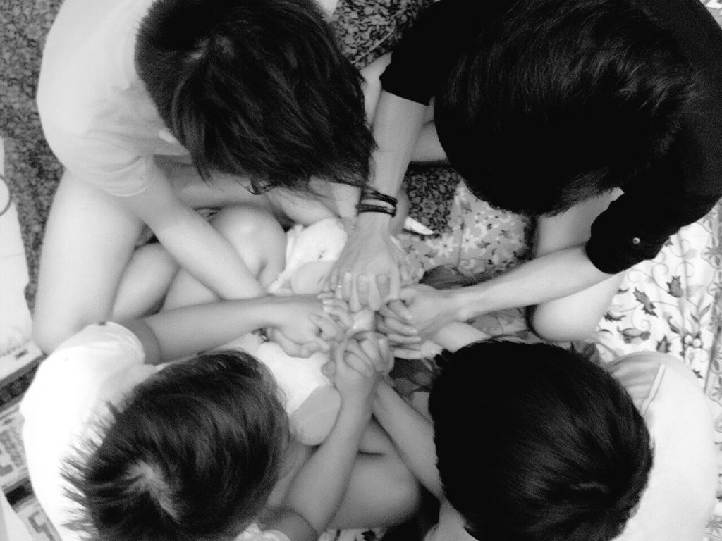 LabiaAsep's tweet photo. best friend forever..miss u guys http://t.co/8H1OS3K4Q0