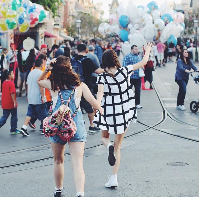 illbeyourtoxic's tweet photo. เพื่อนสนิท ไว้เราไปทำแบบนี้ด้วยกันนะ http://t.co/Tw4CNsVkRA