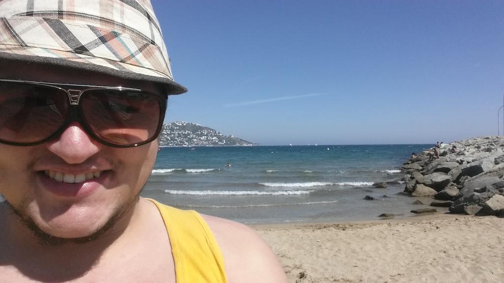JoseDelFaro's tweet photo. Ya comenzó el verano...jiji http://t.co/PlBWHJ3aKk