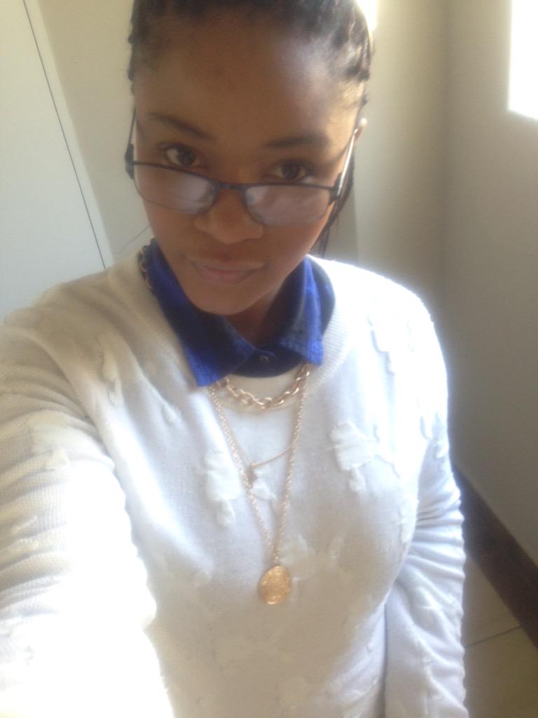 snqoza's tweet photo. Sight 👀😎👓👓🔬🔭🔎🔍 http://t.co/kncKHMzslf