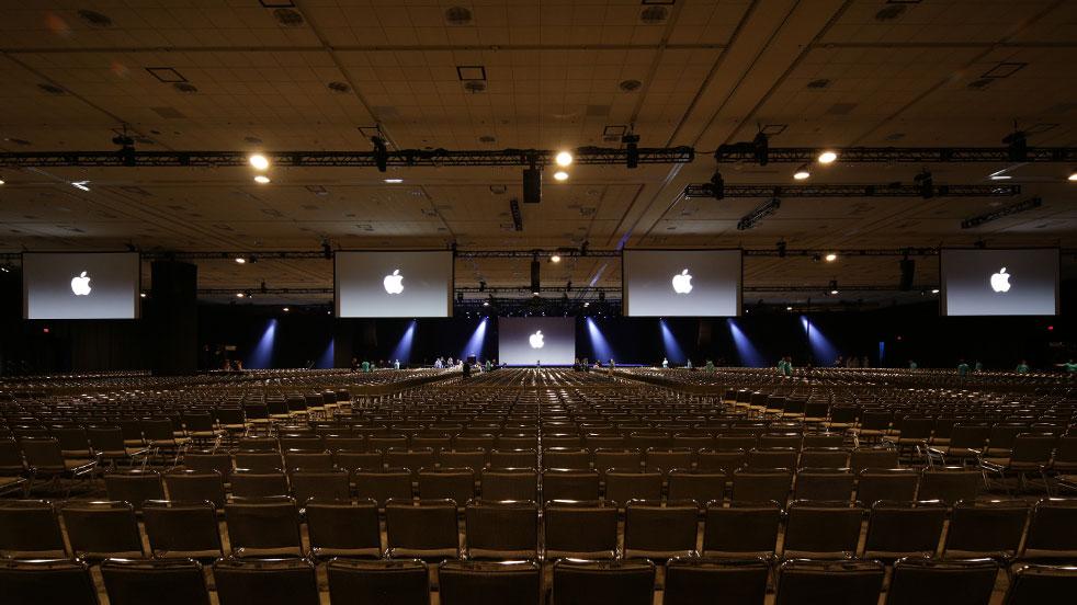 AppStore's tweet photo. All eyes will be on this stage today. #WWDC15 http://t.co/v84YTlJjbX http://t.co/CHYiyKIoLW