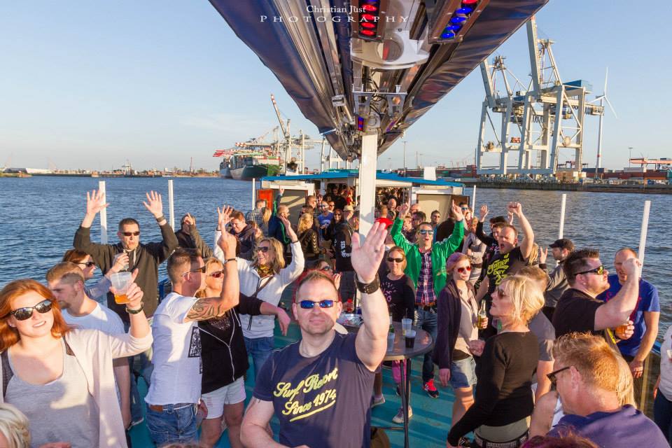 ReneAblaze's tweet photo. Hamburg was amazing thanks to all the party people and @JamDaBass &amp; Dragan Jelen for the great organization! http://t.co/eyPcVaaOeR