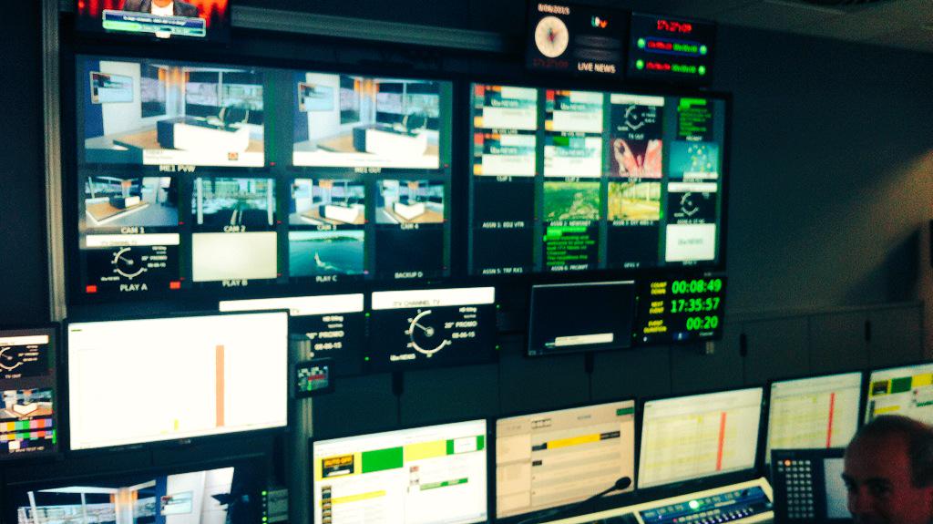 GaryBurgessCI's tweet photo. As promised, news fans. We're all set for day one at Castle Quay. #ChannelMove http://t.co/5zPLnHQ5Ia