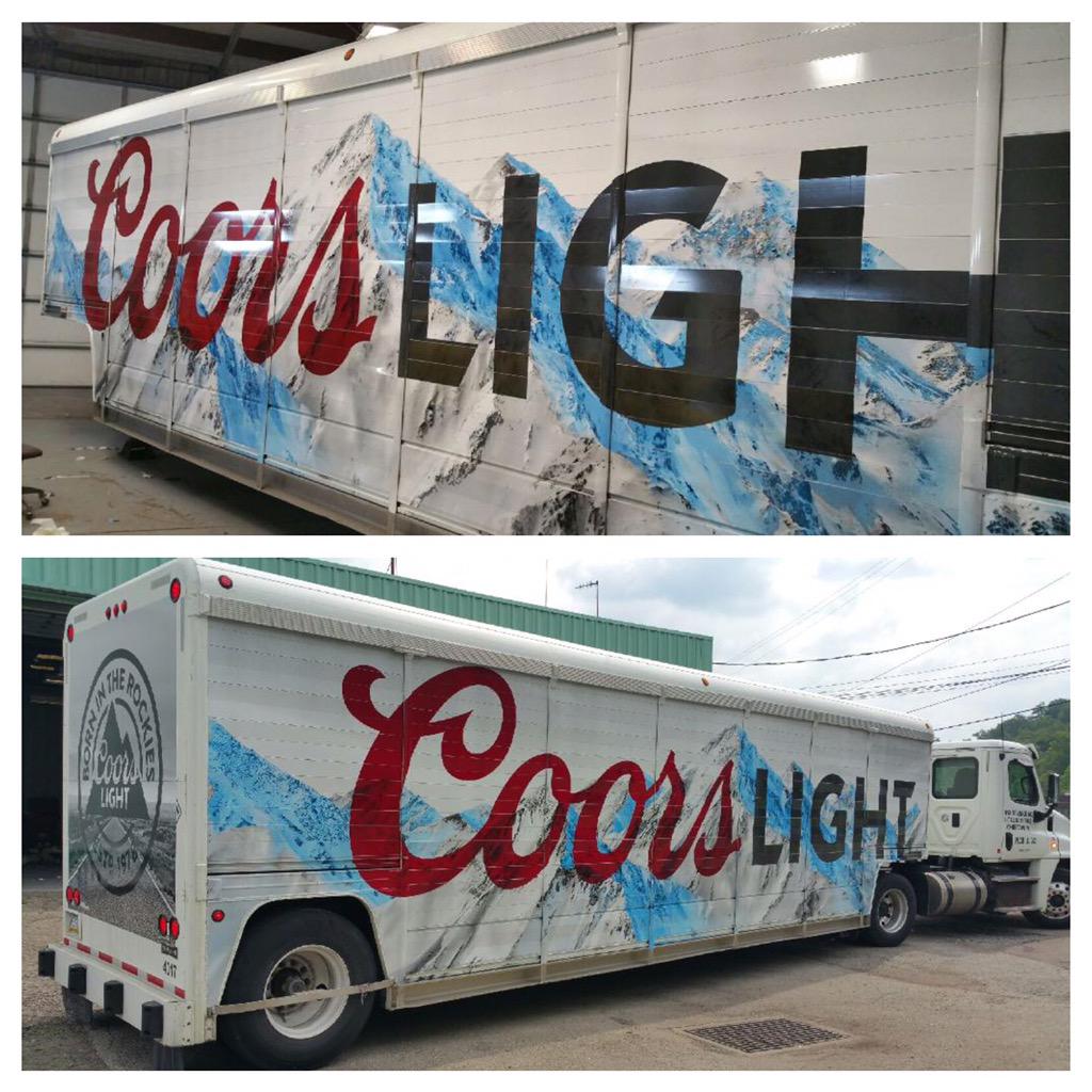 412Graphics's tweet image. 48ft beer trailer wrapped up in 
@ADGraphics_NA 

#refreshing 😎

#Pittsburgh #wrapinstaller