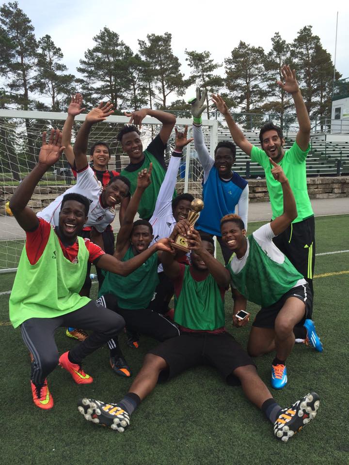 TIPadvising's tweet photo. Awesome turnout for the 2nd annual #CultureCup won by Arsenal FC.  #TrentInternationalProgram http://t.co/RFJz3z1u63