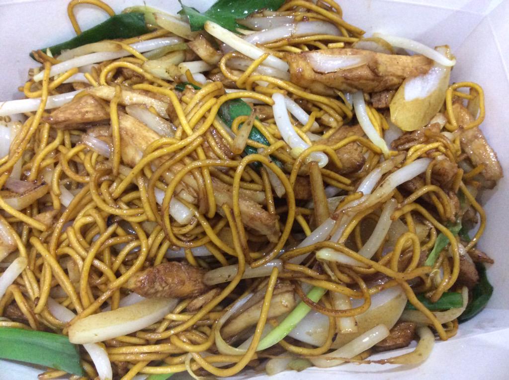 Crispy beef in Cantonese sauce, Chicken fried soft noodles! Yummm Yummmm