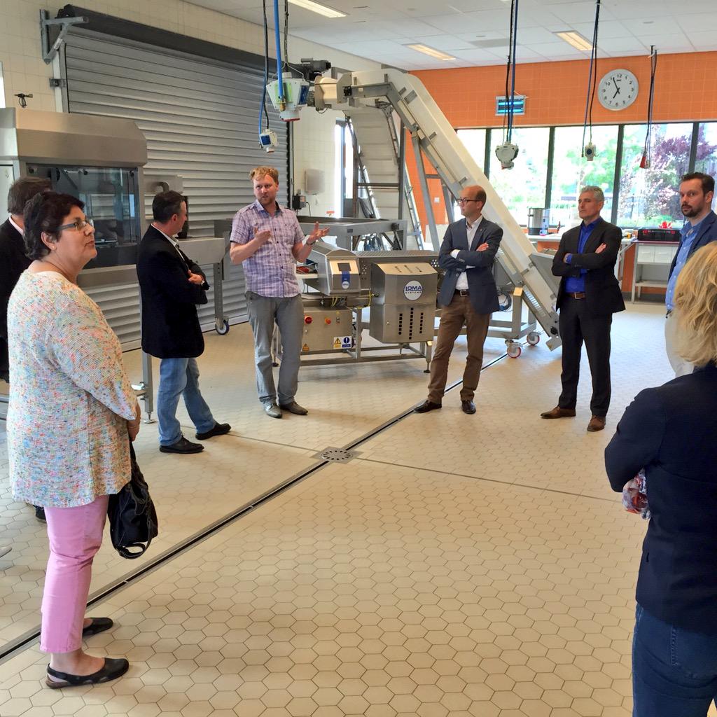Interessante pitches oud lln <a href="/degroenecampus/">De Groene Campus</a>, presentatie #foodlab &amp; 'toekomst vd Peel' <a href="/Brbntonderneemt/">Brabant Onderneemt</a> #inspiratie