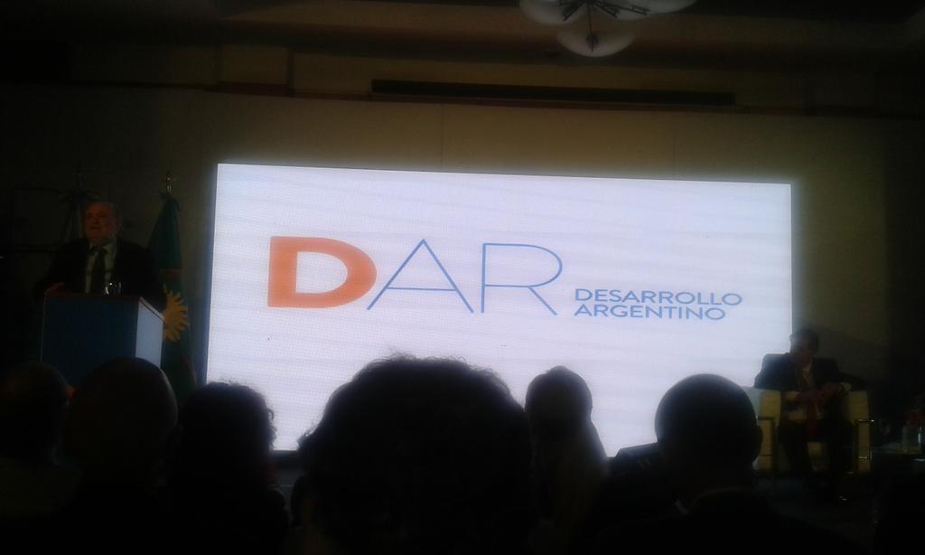 PerlaCari06's tweet photo. #Ahora @ginesggarcia junto @ACollia habla en el #Seminariode SaludPública http://t.co/mZmt3ptmd9