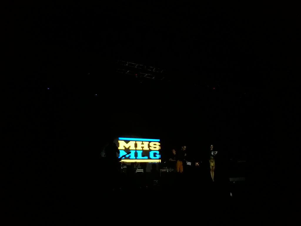 mahasiswamlg's tweet photo. Ahuks~ | #FEBCastleProject @bem_febumm | @raisa6690 @payungteduh @MaliqMusic http://t.co/esRlyAn2ya