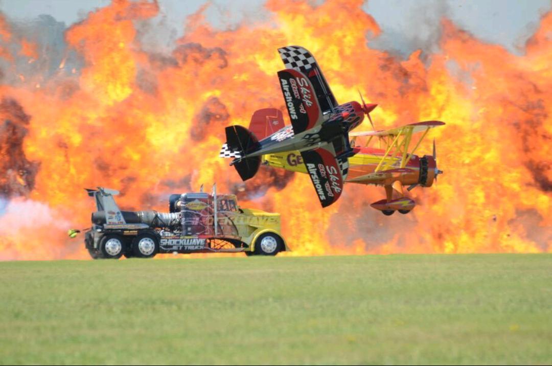 <a href="/SkipStewart/">Skip Stewart</a> <a href="/GeneSoucy/">Gene Soucy</a> <a href="/jettrucks/">SHOCKWAVE Jet Truck</a>