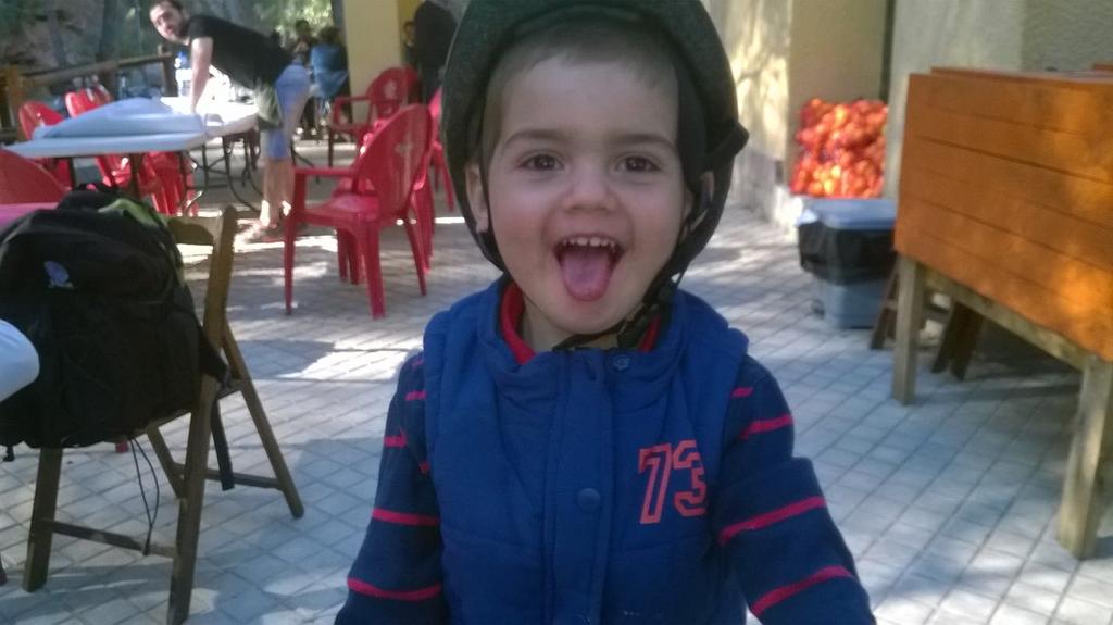 Isa8588's tweet photo. Mi sobrino de 2 añitos que se llama Ruben y me quiere mazo http://t.co/nvOrtu0ird
