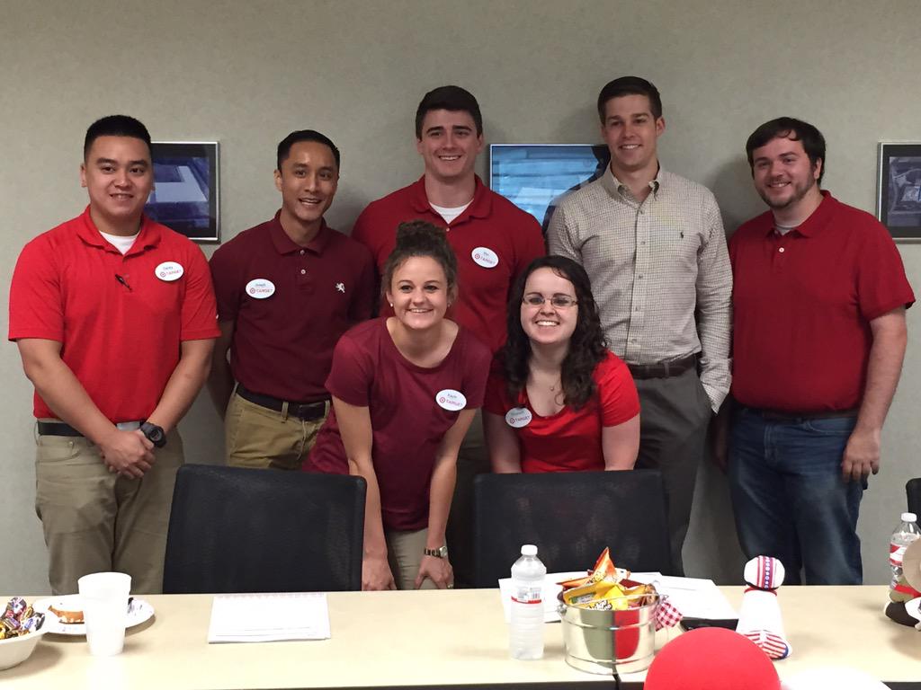 Diana_Sack's tweet photo. Day one of the best internship ever! @AndiHawks @triforceattack @ajhenry123 #G194InternsRock #TGTInterns2015 http://t.co/WdwTLpwjzO