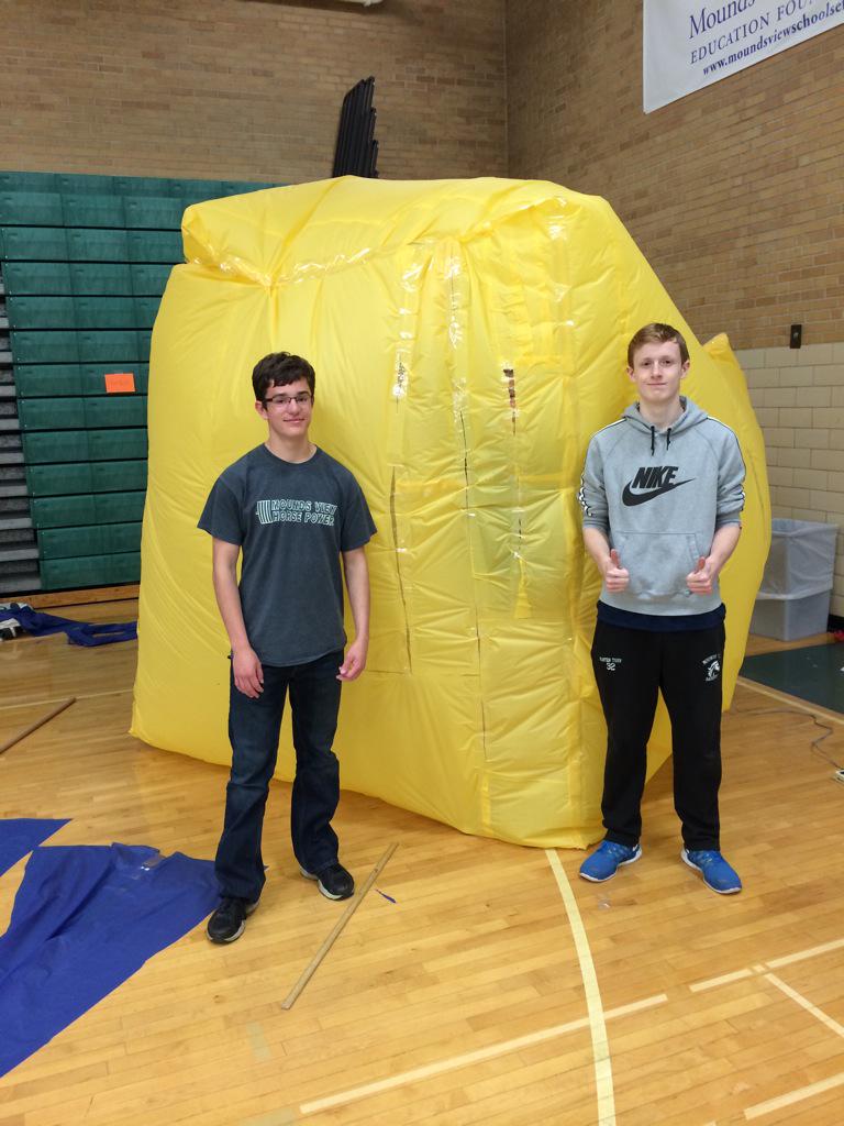 mrwillford's tweet photo. Hour 1 team 6 was successful. Great job  @Ktuff77 #mvhsgeo #mvhsinflate http://t.co/Nwjzcz8c3S