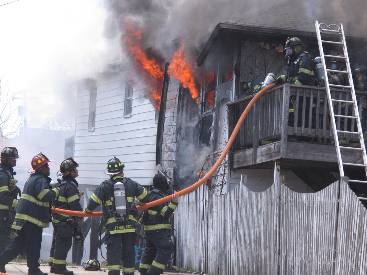 thephillyvoice's tweet photo. Dozens of #AtlanticCity firefighters face layoffs @AtlanticCity_FD : http://t.co/tWTf1cMtzr http://t.co/lbKeWj1Gdp