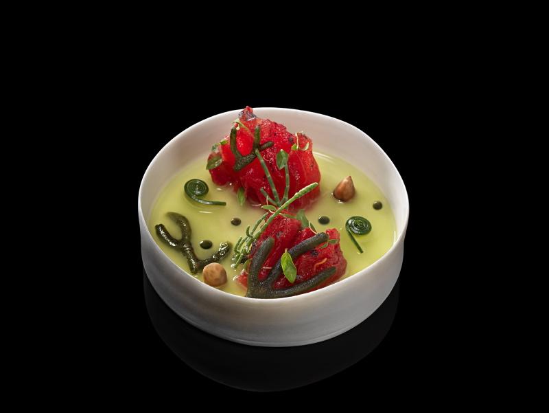 OceanaEurope's tweet image. The first #oceanrecipes is from @alexatala. A refreshing and delicate watermelon and seaweed dish. #WorldOceansDay