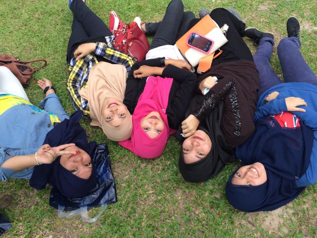 AinShafikha's tweet photo. #girlsdaysout #suriaklcc 😍 http://t.co/6Jt6J59vIK