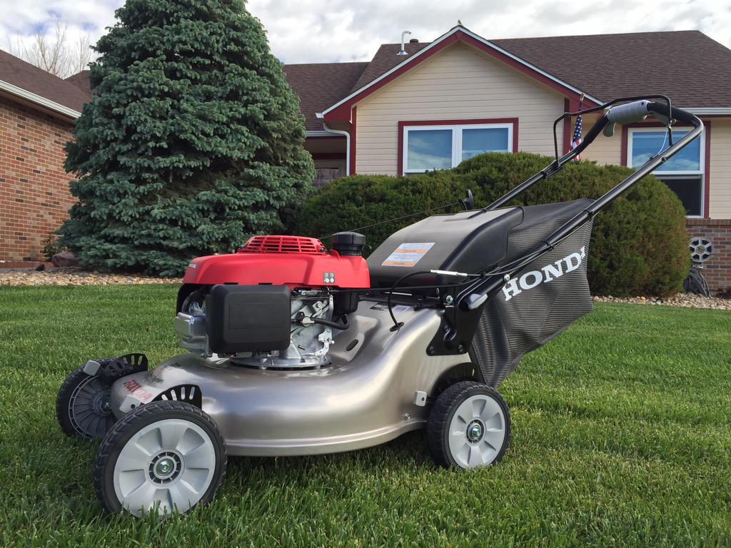 GreenLawns303's tweet image. Breakin' out the new equipment! #Summer2015