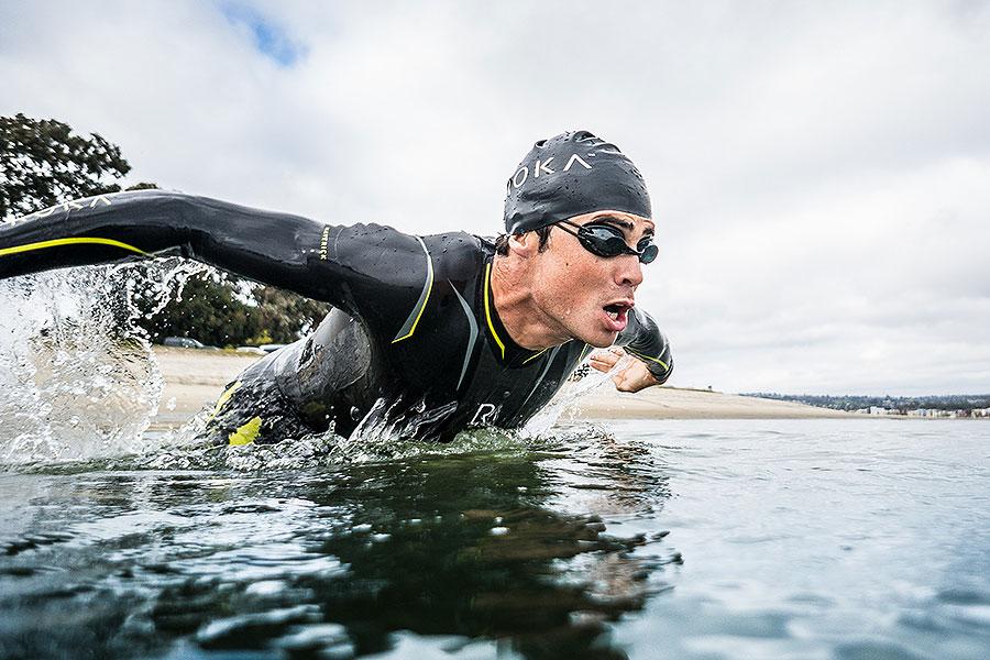 PontoonTri's tweet photo. "Javi es la última evolución del ser humano". Retrato de Javier Gómez Noya:  http://t.co/SSQwBP9UuK #Triatlon http://t.co/gdVZ03zZ2I