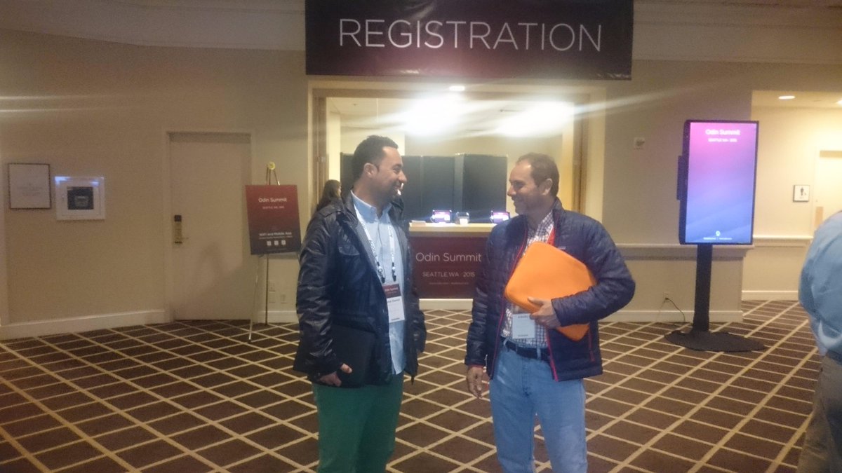 abserver's tweet photo. Un año más estuvimos en la feria internacional de Parallels, este año en Seattle, para traeros todas las novedades http://t.co/5EO1dL3gCi