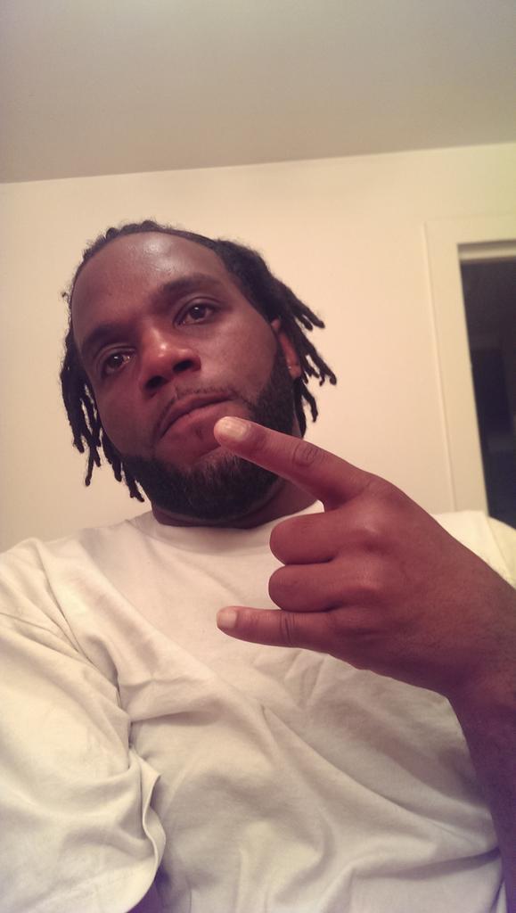 raina8732's tweet photo. Fuk niggaz die slow,I dnt owe nobody nothing..... #bmd #uptshit #bmd4life http://t.co/lZCebuaYyy