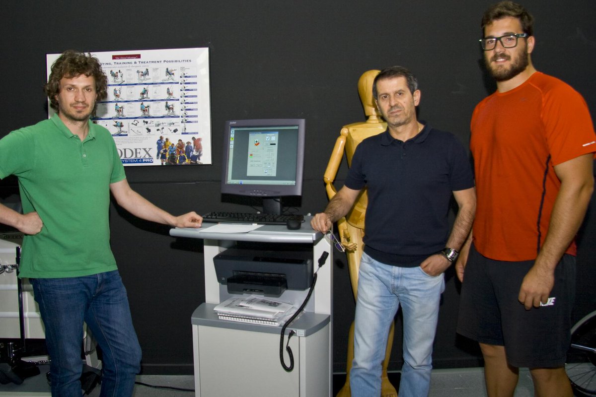 fcd_uex's tweet photo. El atleta @Cienfuegos90 estuvo en el Laboratorio de Biomecánica realizándose un análisis de la potencia neuromuscular http://t.co/boshu205xB