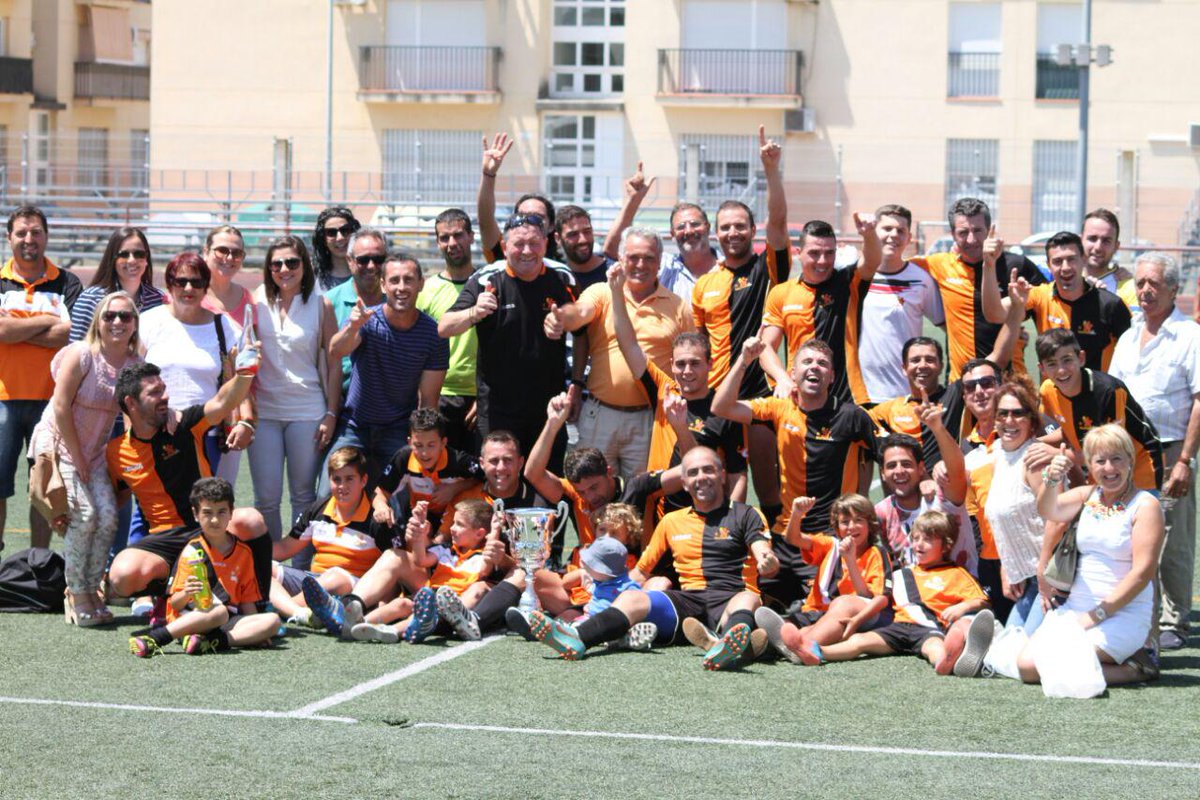 AytoBenalupCV's tweet photo. @ELMARTILLAZOOO se proclama campeón de la liga de fútbol 7 de Puerto Real https://t.co/QXvBM6M6lm http://t.co/N3CuNnx13m