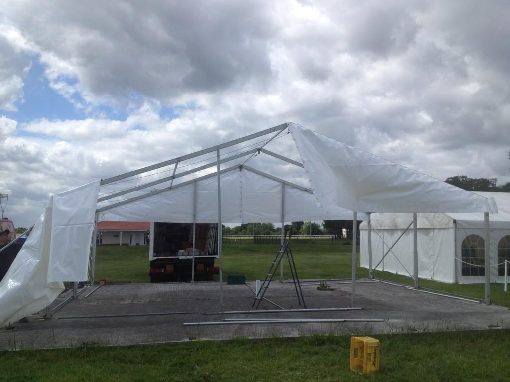 AGlassOfClass1's tweet photo. @ChelmsfordCRC build up for Madness concert! #Baggytrousers http://t.co/UbL0f0lcWS